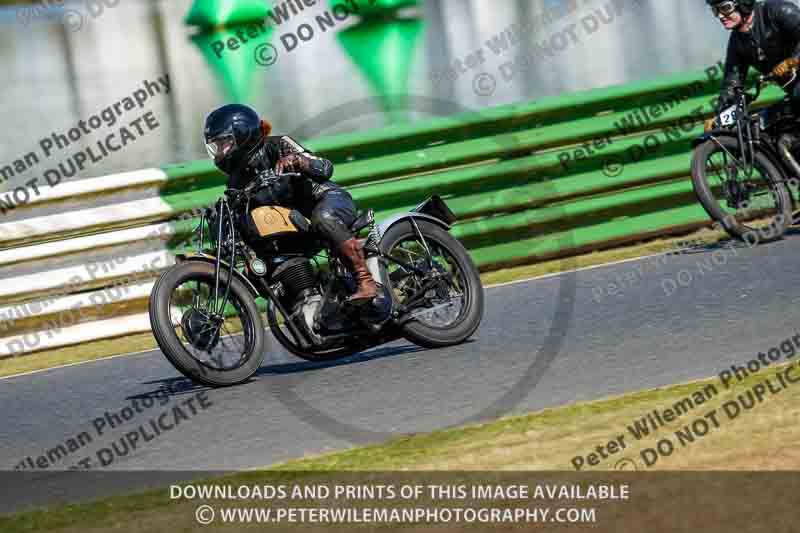 Vintage motorcycle club;eventdigitalimages;mallory park;mallory park trackday photographs;no limits trackdays;peter wileman photography;trackday digital images;trackday photos;vmcc festival 1000 bikes photographs
